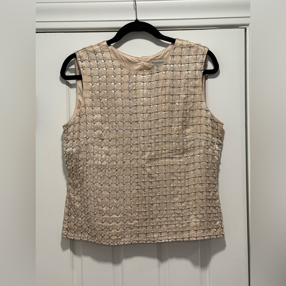 Banana Republic Beaded Sleeveless 100% Silk Top - Size 10 - NWT - Picture 1 of 6